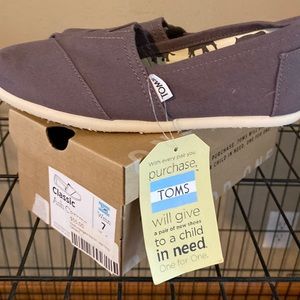 Toms
